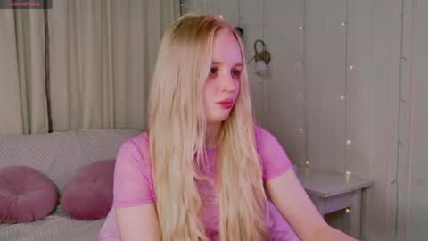 tinasiner online show from April 16, 4:08 pm