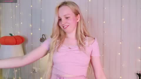 tinasiner online show from June 1, 2:41 pm