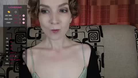 Snapshot of tinawincee chatting on June 13, 4:54 am Tina online show from June 13, 4:54 am
