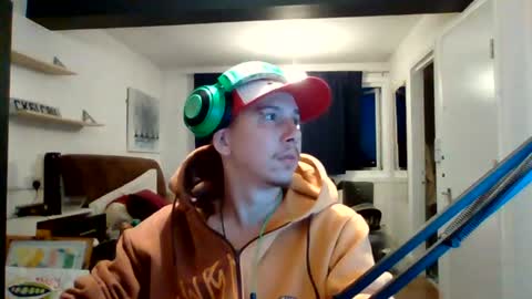 Snapshot of tinderpleaseletmeon chatting on August 9, 3:34 am tinderpleaseletmeon online show from August 9, 3:34 am