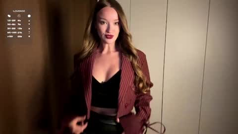 Leila online show from August 6, 5:48 pm
