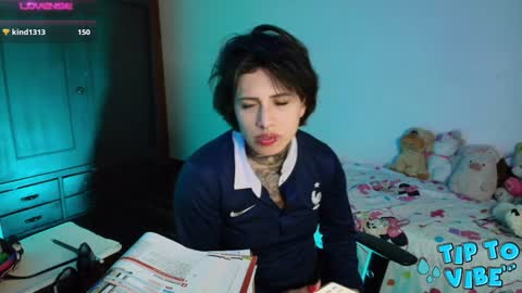 I AM BELLA  ----------- follow my  IG  TINNS 69 online show from December 10, 5:17 am