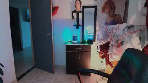 I AM BELLA  ----------- follow my  IG  TINNS 69 online show from February 28, 12:44 am