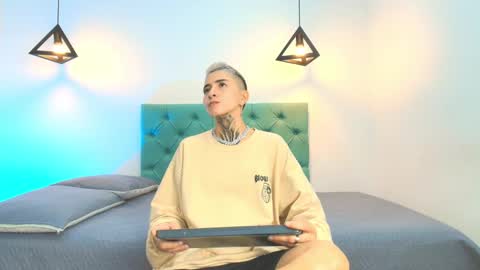 TINNY AND CANDY online show from March 10, 12:59 pm