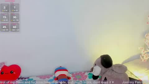 Snapshot of tiny__emmy_ chatting on May 6, 9:53 pm Emmy M online show from May 6, 9:53 pm