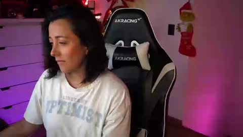 Snapshot of tiny_panther chatting on December 10, 10:47 pm Ana Molly online show from December 10, 10:47 pm