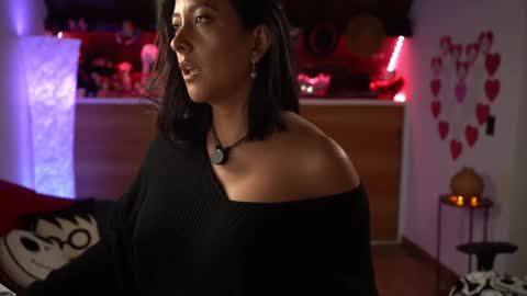 Snapshot of tiny_panther chatting on February 11, 1:10 am Ana Molly online show from February 11, 1:10 am