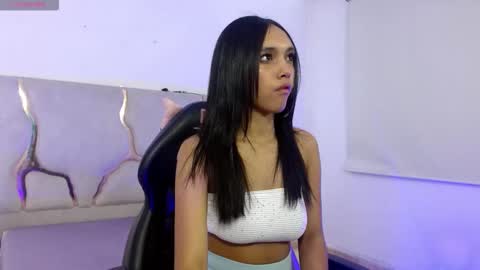 Snapshot of tiny_tay chatting on February 7, 11:36 am tiny_tay online show from February 7, 11:36 am