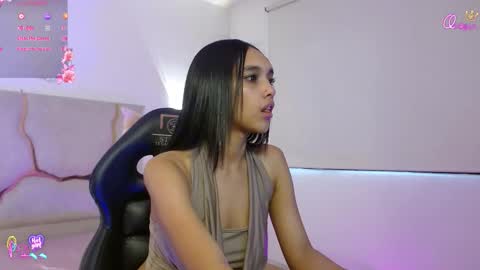 tiny_tay online show from March 5, 11:39 am