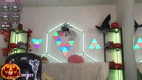 tiny_vixen_ online show from October 23, 1:54 pm