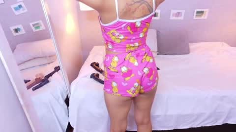 tiny_whore18 online show from May 31, 5:53 pm
