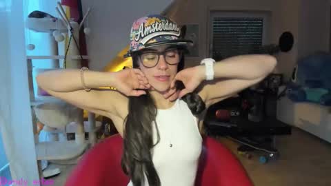 Snapshot of tiny_williams chatting on October 9, 5:38 am Tiny online show from October 9, 5:38 am