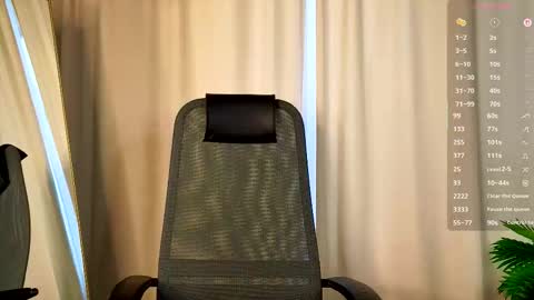 Annie online show from December 1, 7:02 am