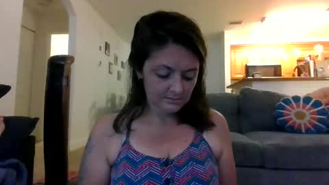 tinyassbossymilf online show from October 9, 3:48 am