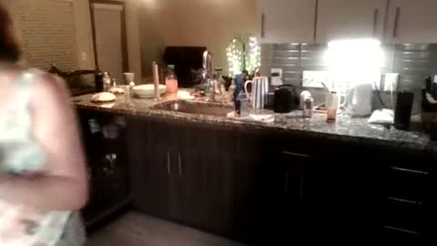 tinyassbossymilf online show from July 16, 7:47 am