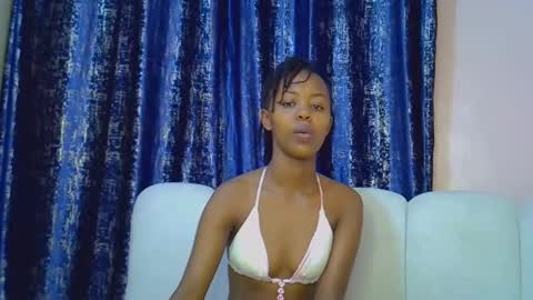 Snapshot of tinybarbie_ chatting on January 10, 3:41 am Barbie online show from January 10, 3:41 am