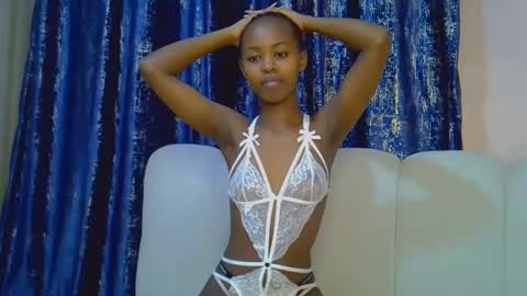 Snapshot of tinybarbie_ chatting on February 14, 3:47 am Barbie online show from February 14, 3:47 am