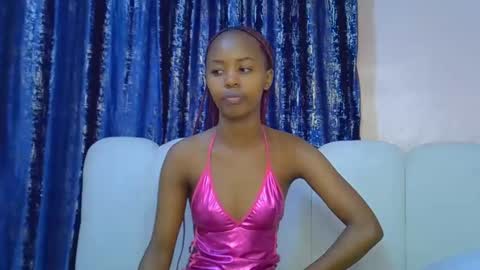 Snapshot of tinybarbie_ chatting on February 26, 4:44 am Barbie online show from February 26, 4:44 am