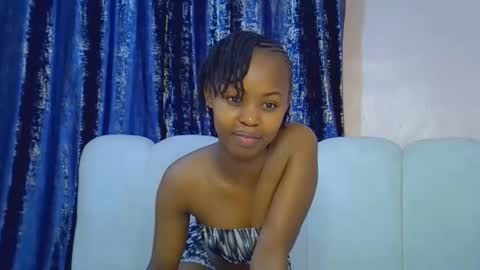 Snapshot of tinybarbie_ chatting on March 7, 11:02 pm Barbie online show from March 7, 11:02 pm