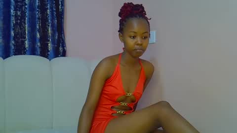 Snapshot of tinybarbie_ chatting on April 9, 9:42 pm Barbie online show from April 9, 9:42 pm