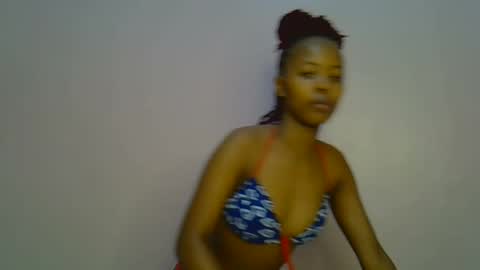 Snapshot of tinybarbie_ chatting on April 15, 11:17 am Barbie online show from April 15, 11:17 am
