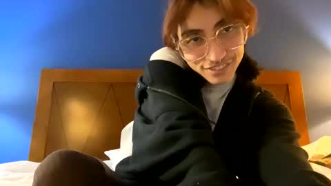 tinyhairycherry online show from January 9, 7:11 am