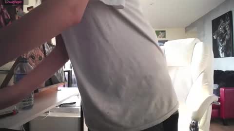 stage Kylie Sinner  brand CLITBAIT online show from September 16, 9:38 pm