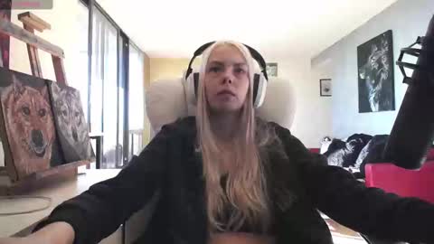 stage Kylie Sinner  brand CLITBAIT online show from September 20, 8:10 pm