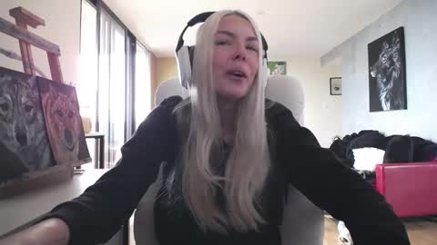 stage Kylie Sinner  brand CLITBAIT online show from October 12, 8:19 pm