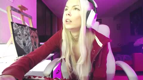 stage Kylie Sinner  brand CLITBAIT online show from November 5, 3:17 am