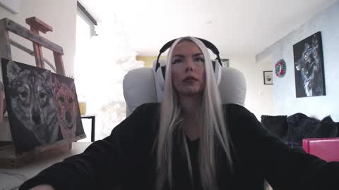 stage Kylie Sinner  brand CLITBAIT online show from November 15, 1:18 pm