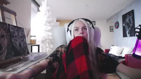 stage Kylie Sinner  brand CLITBAIT online show from November 26, 12:17 pm