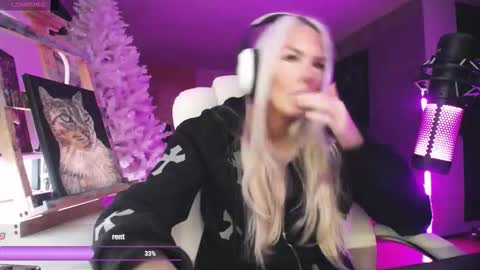 stage Kylie Sinner  brand CLITBAIT online show from February 22, 12:34 am