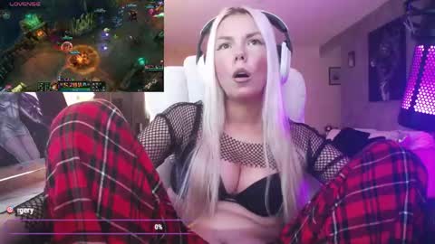 stage Kylie Sinner  brand CLITBAIT online show from May 27, 1:57 am