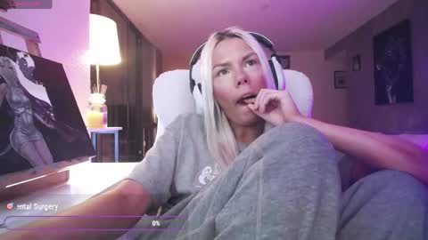stage Kylie Sinner  brand CLITBAIT online show from May 29, 2:31 am