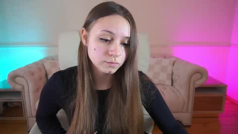 tinynataliee online show from April 1, 2:14 pm
