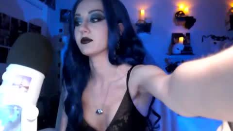 Dahlia Browne online show from November 1, 7:54 am