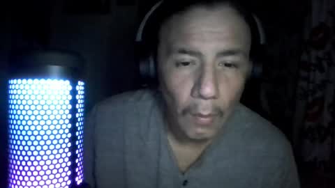 tinywolf0009 online show from May 7, 8:31 am
