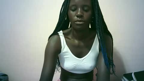 Snapshot of tishah chatting on December 15, 8:07 am Roshan online show from December 15, 8:07 am