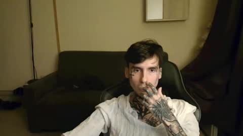 Snapshot of tiswillfuckup chatting on January 14, 2:06 am tiswillfuckup online show from January 14, 2:06 am