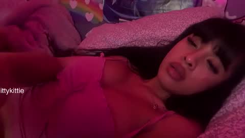 HOTTIE4U online show from January 18, 8:29 am