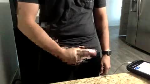 Snapshot of tnich28 chatting on October 14, 11:27 pm tnich28 online show from October 14, 11:27 pm