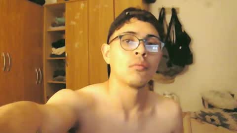 Snapshot of tobiasg974 chatting on October 14, 11:05 pm tobiasg974 online show from October 14, 11:05 pm