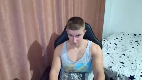 todhorny987 online show from February 3, 6:40 am