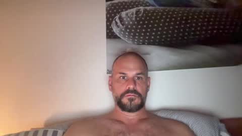 zurichcouple online show from August 6, 10:00 pm