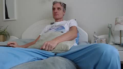 Daniel Bisexual uncut 20cm online show from January 5, 8:54 am