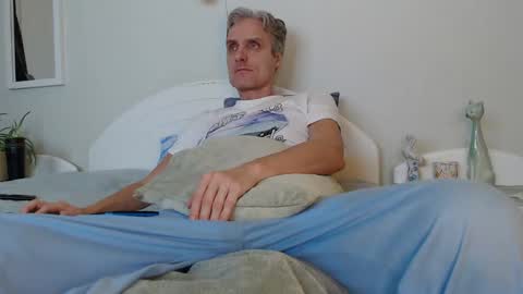 Daniel Bisexual uncut 20cm online show from January 5, 3:34 pm