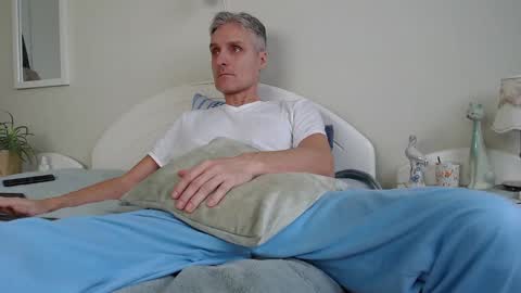 Daniel Bisexual uncut 20cm online show from January 19, 8:39 am