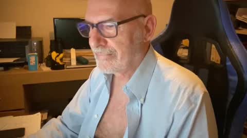 Togbear online show from February 24, 9:31 pm