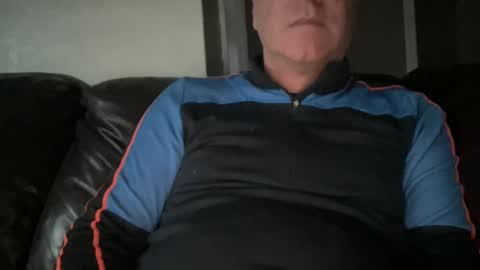 Snapshot of toggaman chatting on December 15, 11:31 pm Joshua1983 online show from December 15, 11:31 pm